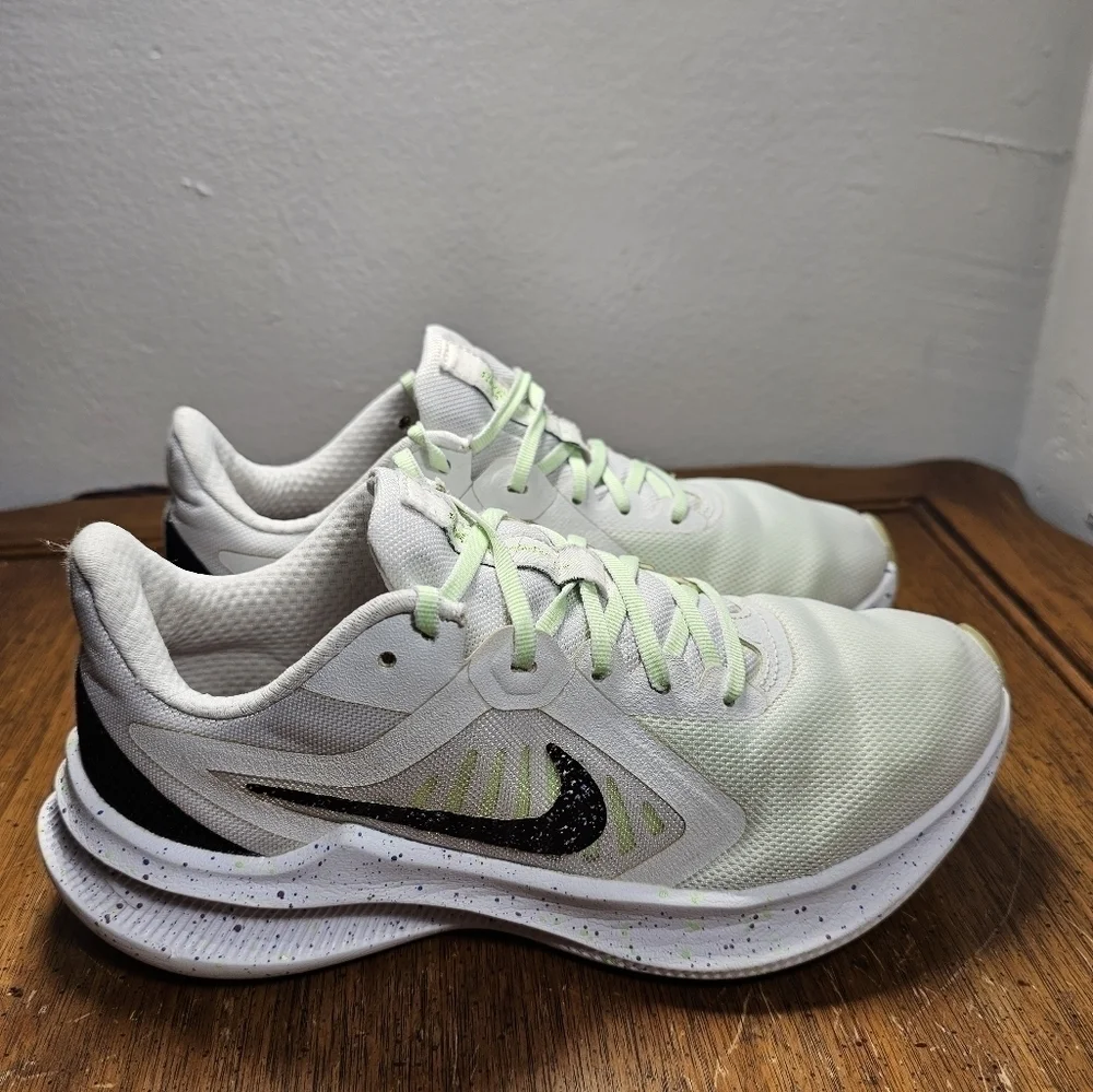 Nike Revolution 5 White Running Shoes Sneaker C19985-100 Women's Size 6.5